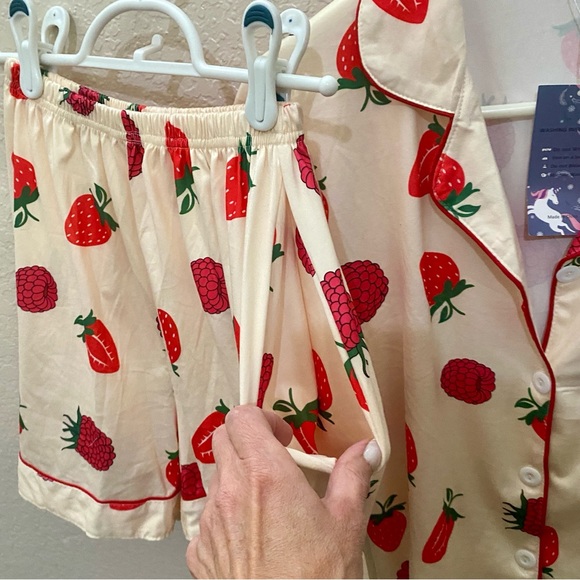 2-PC Strawberry Pajama Set ~ Size XS NEW WITH TAGS - Picture 3 of 8